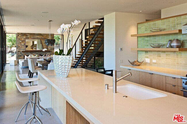Building Photo - 6228 Sycamore Meadows Dr