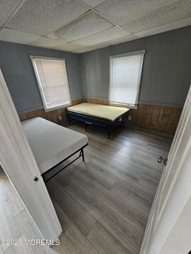 Building Photo - 103 16th Ave