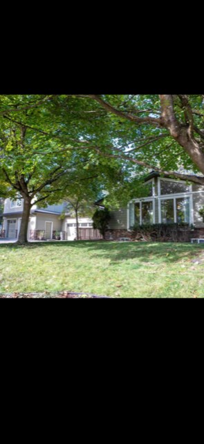 Building Photo - 11609 N Galahad Dr
