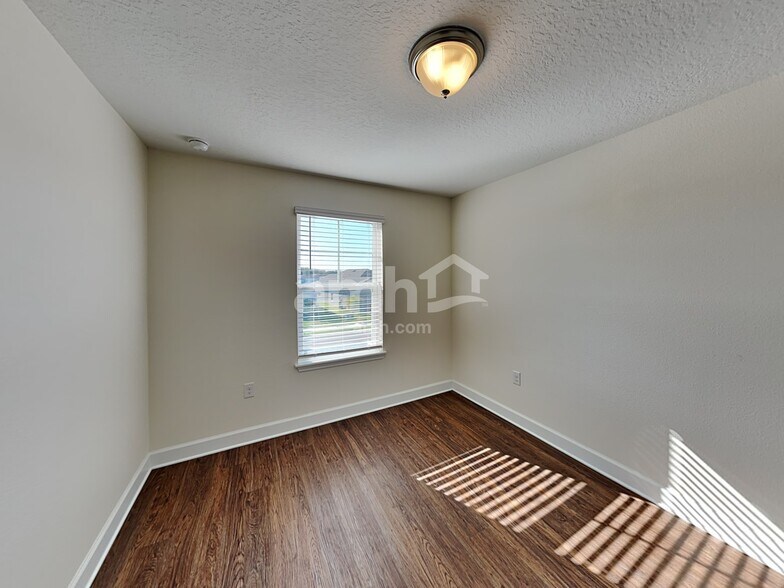 Building Photo - 37778 Dusty Saddle Ln