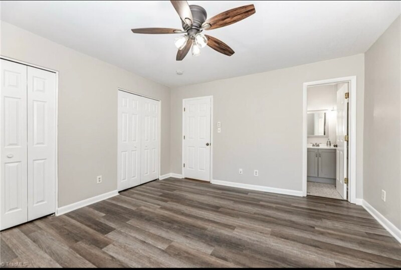 Building Photo - 1074 Hickory Glen Rd