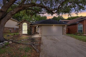 Building Photo - 8812 Sabinas Trail