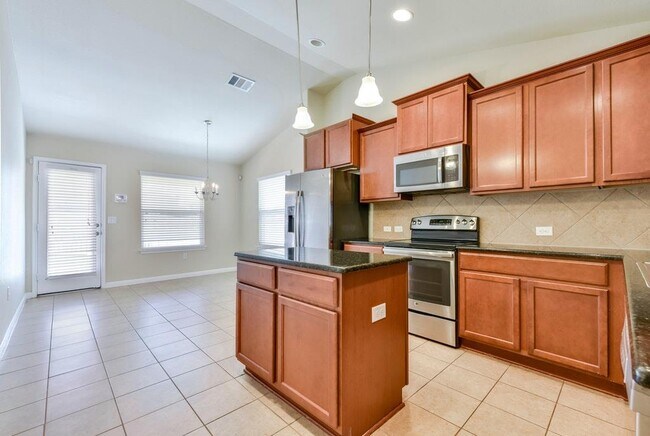 Building Photo - 18401 Friendship Hill Dr