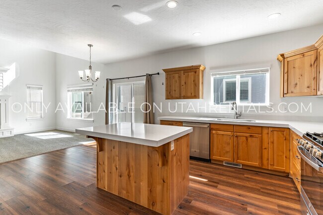 Building Photo - 4712 Rustic Ranch Way