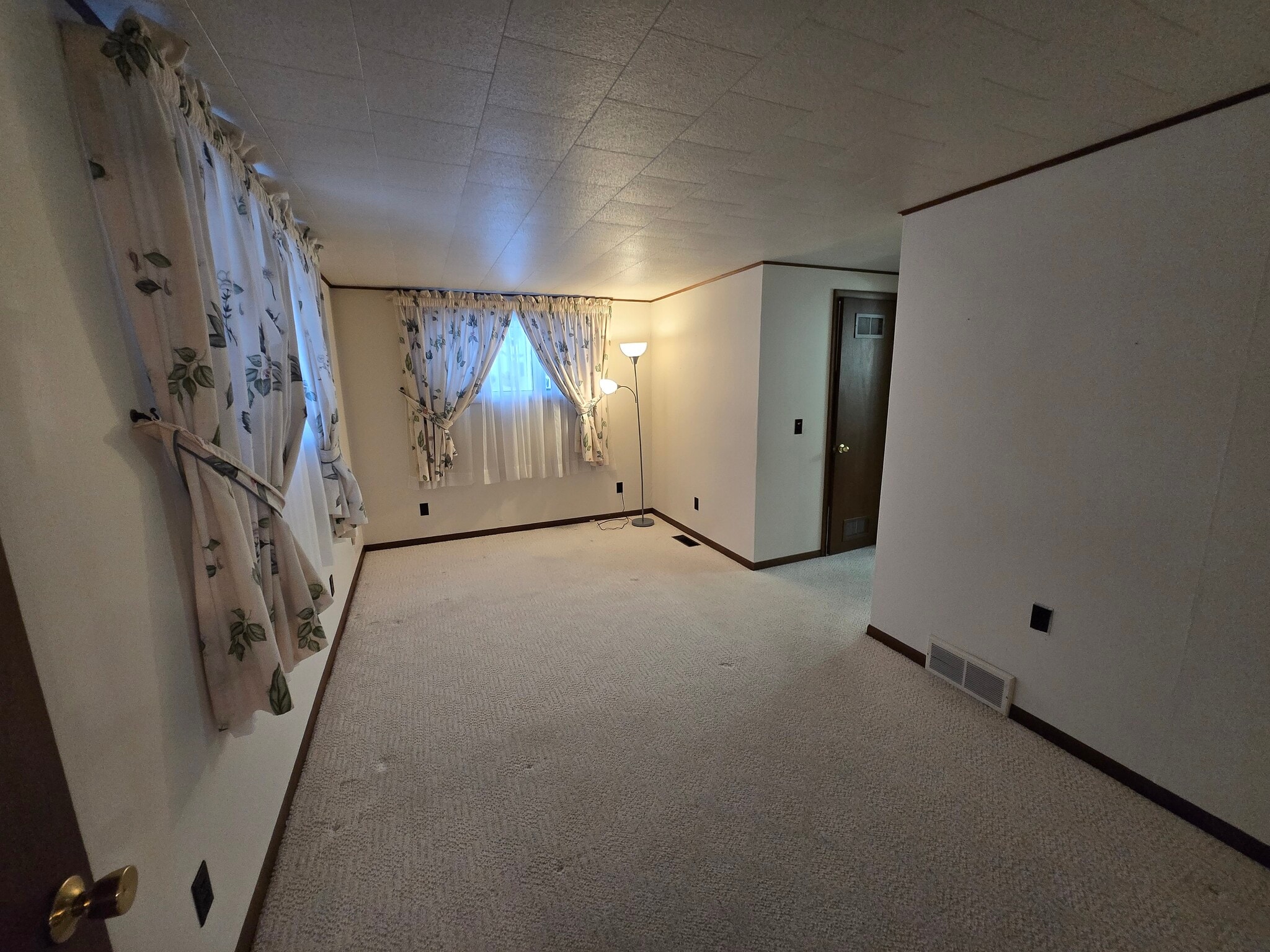 Master Bedroom - 504 N Rath Ave