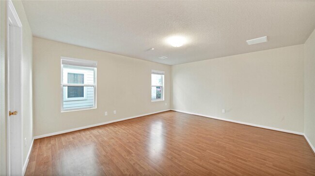 Building Photo - 5050 Ivy Fair Way
