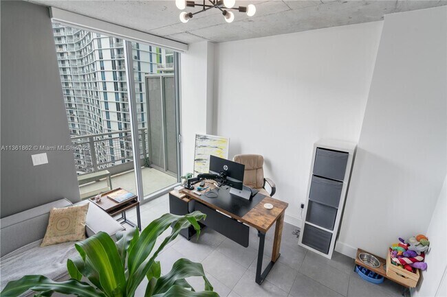 Building Photo - 690 SW 1st Ct