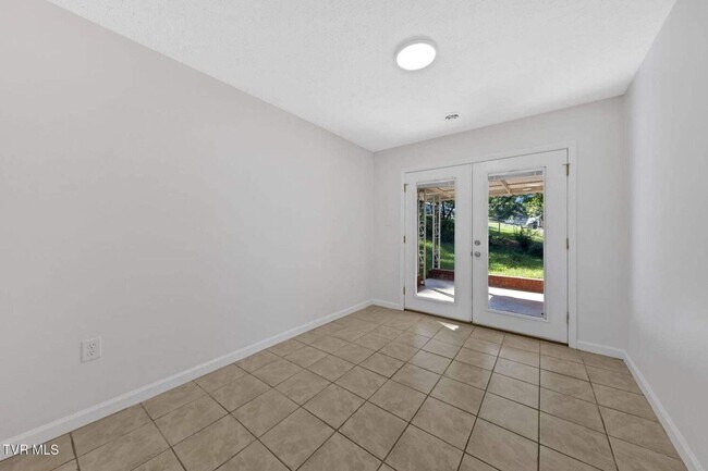 Building Photo - Newly renovated 3 Bedroom 2 Bathroom Home located in Jefferson City, TN