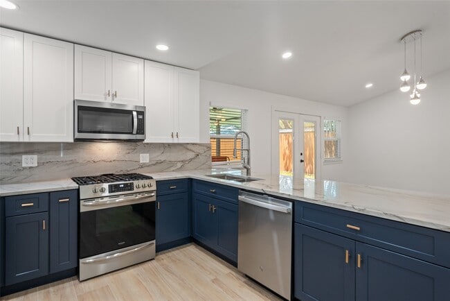 Building Photo - 9323 Portal Dr