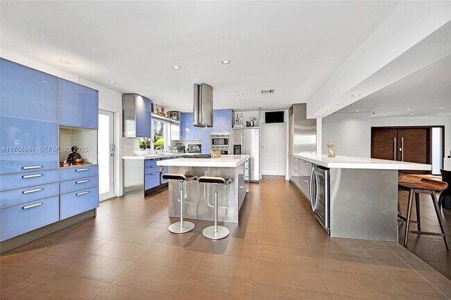 Building Photo - 2120 NE 204th St