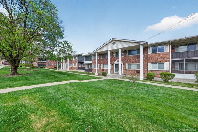 Building Photo - 810 Blooming Grove Turnpike