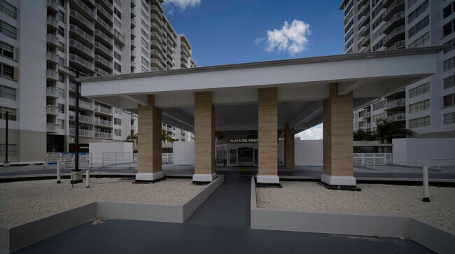 Building Photo - 18081 Biscayne Blvd