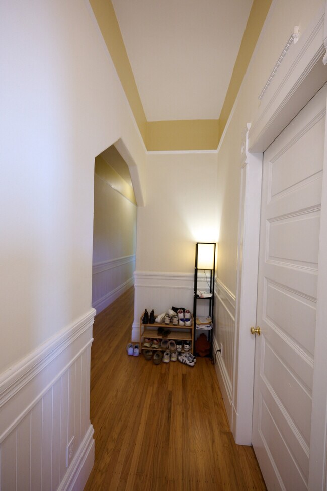 Building Photo - 772 Oak Street