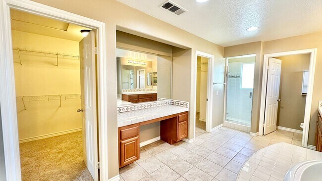 Building Photo - Wonderful Executive Style Two-Story Home i...