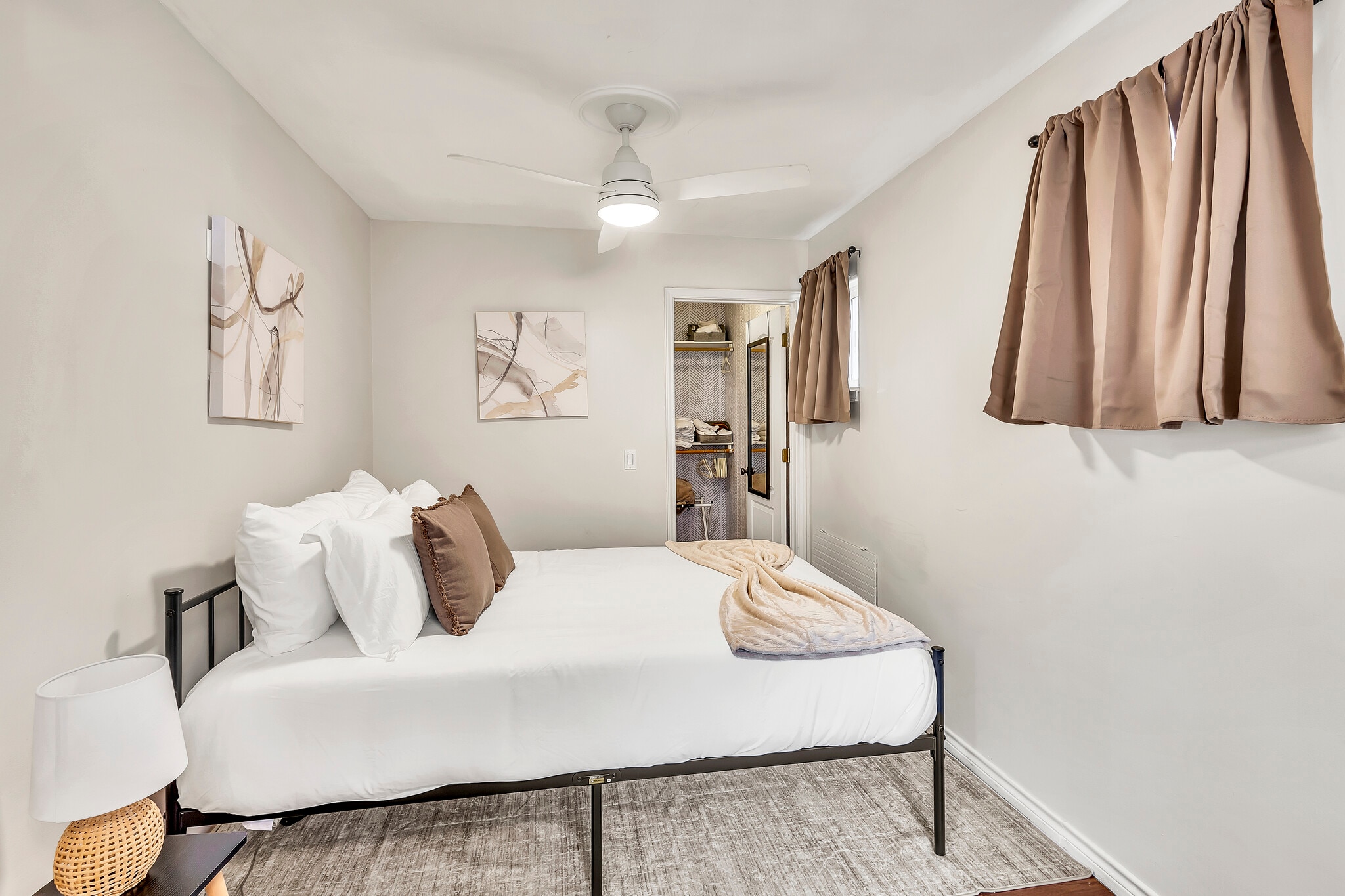 Building Photo - 4603 Lennox Dr