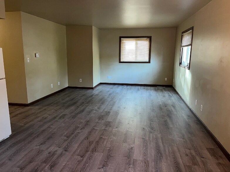 Building Photo - 722 W North St