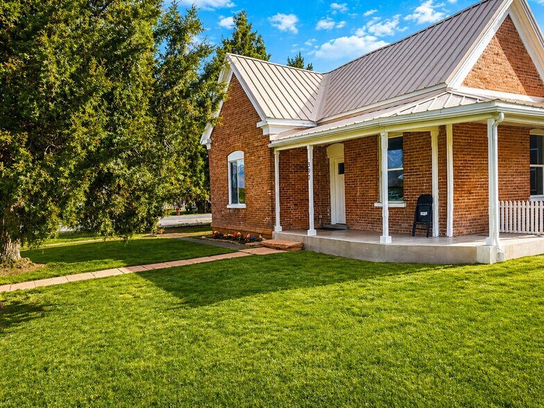 Building Photo - 390 N 300 E