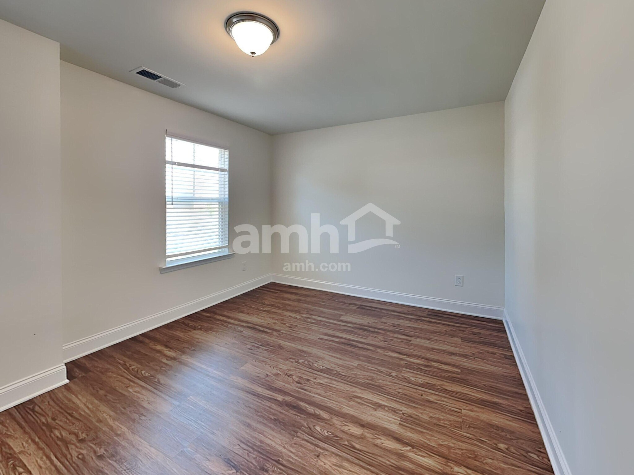 Building Photo - 602 Lk Vis Ct