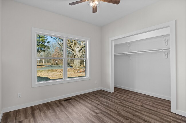 Building Photo - 200-202 3rd St