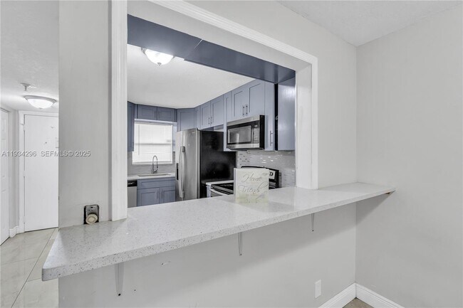 Building Photo - 4760 Lucerne Lakes Blvd W