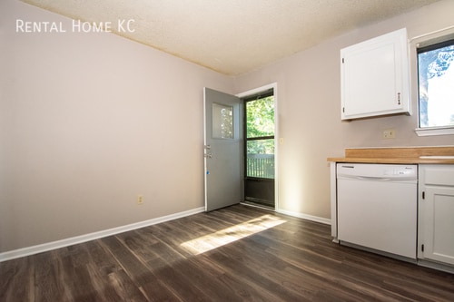 Building Photo - 8533 Goddard-