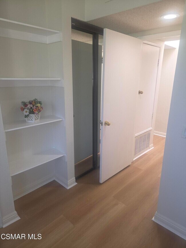 Building Photo - 13901 Olive View Ln