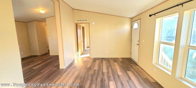 Building Photo - *** August 2025 Rent Free***  3 Bed 2 Bath...
