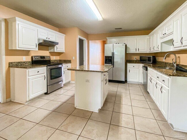 Building Photo - 9121 Sebring Dr