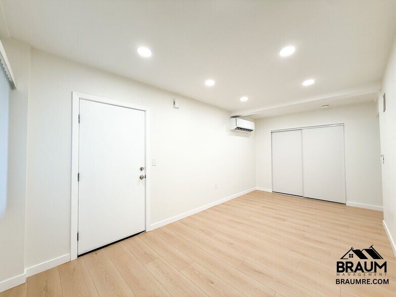 Building Photo - 15634 Leadwell St