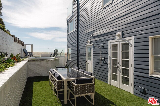 Building Photo - 1044 Waterbury Ln