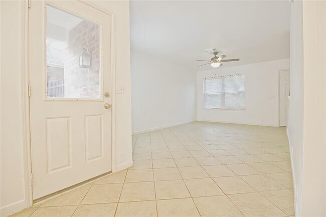 Building Photo - 17627 S Summit Canyon Dr