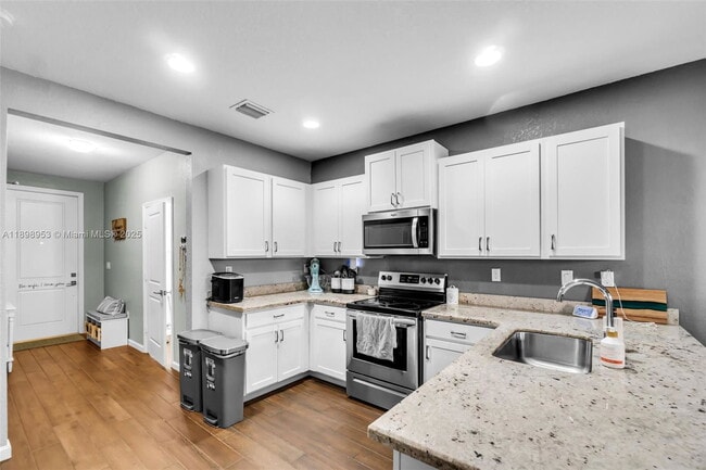 Building Photo - 1429 SE 23rd Terrace