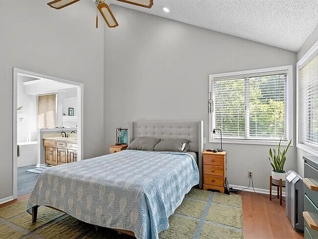 master bed room - 8323 W 120th Ter