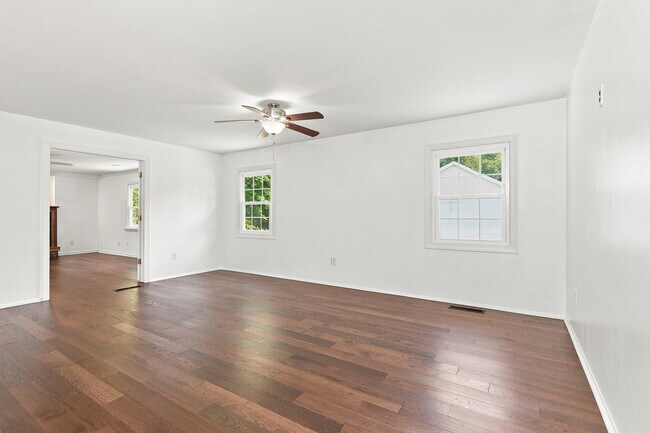 Building Photo - 12823 Holiday Ln