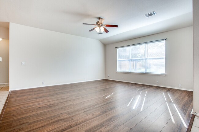 Building Photo - 612 Arrowood Pl