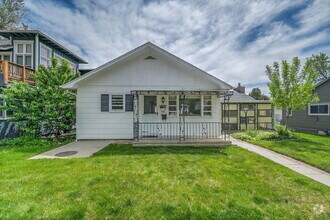 Building Photo - $3,250- Location! 2 Bed 2.5 Bath 2 Non-Con...