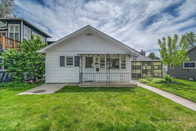 Primary Photo - $3,500- Location! 2 Bed 2.5 Bath 2 Non-Con...