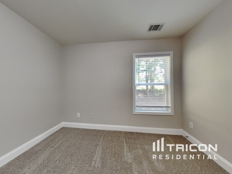 Building Photo - 4556 Bellemeade Dr