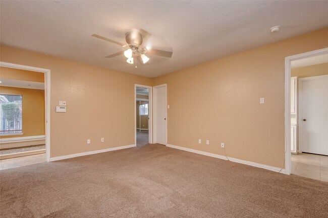 Building Photo - 6030 Gallant Forest Dr