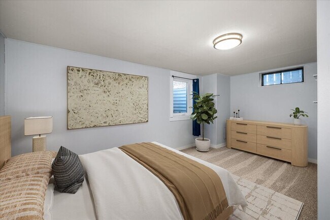 Building Photo - 5629 N Moore St