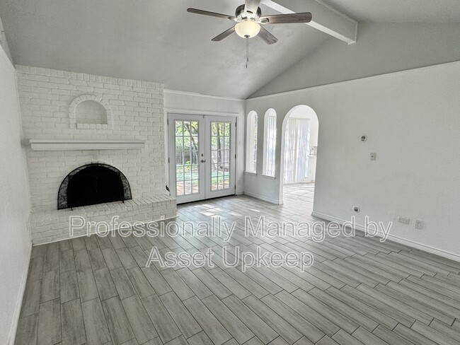 Building Photo - 2708 Hilldale Blvd