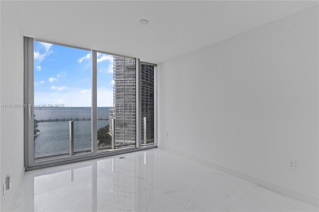Building Photo - 300 Biscayne Blvd Way