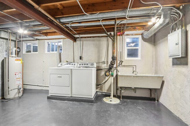 Building Photo - 414 Skokie Ct