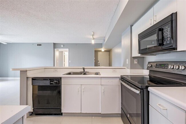 Building Photo - 2600 S University Dr