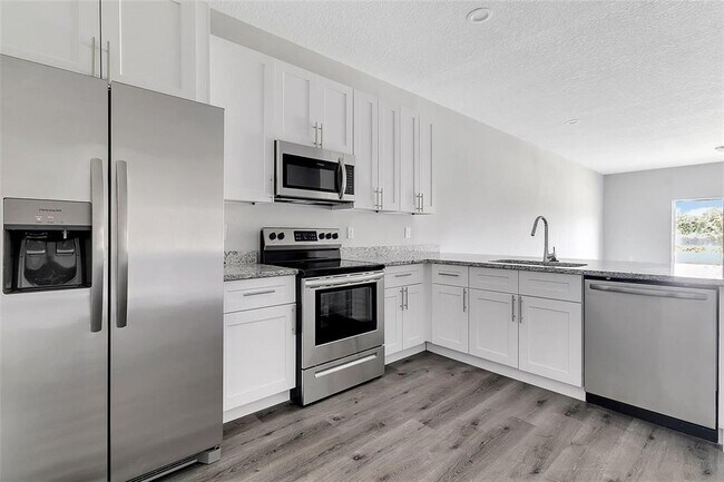 Building Photo - 10387 Port Everglades St