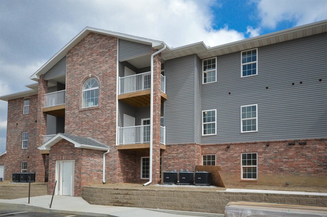 Building Photo - 1205 Basswood St