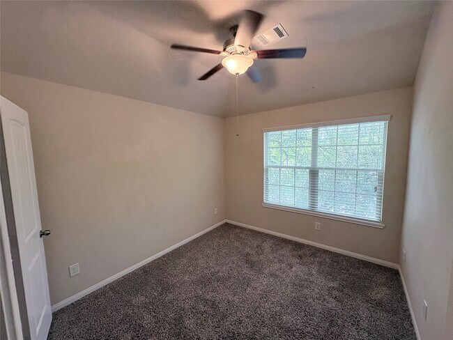 Building Photo - 3721 Whisper Walk