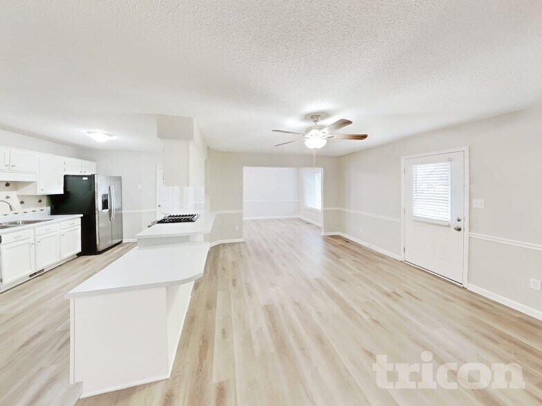 Building Photo - 437 Bradford Cir