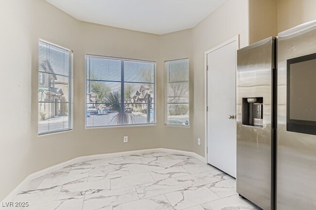 Building Photo - 9519 W Wooded Heights Ave