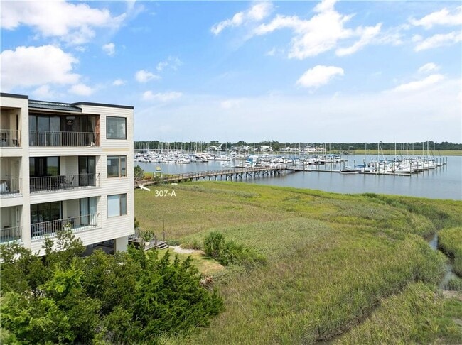 Building Photo - 1 Marina Dr